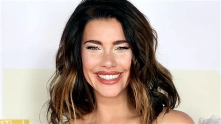 Jacqueline MacInnes Wood Shares Pregnancy Update at 'The Bold and the