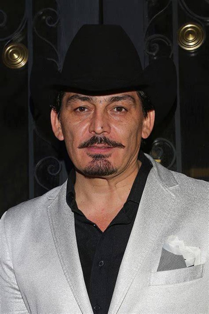 Jos&eacute; Manuel Figueroa's girlfriend says that she is helping him to quit