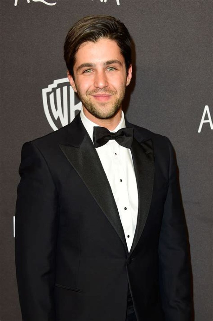 Josh Peck is playing in the movie "Oppenheimer"! He's standing there