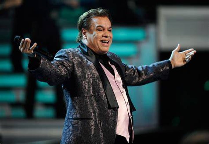 Juan Gabriel, Mexican superstar singer, dead at 66 Chicago Tribune
