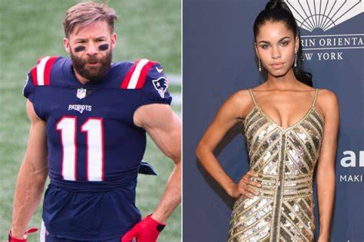 Julian Edelman, model Daiane Sodr&eacute; continue Instagram flirtations