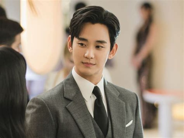 Kim Soo Hyun a termin&eacute; son service militaire ⋆ KS&eacute;lection