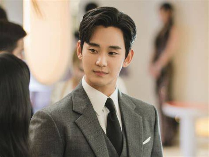 Kim Soo Hyun Database 2021 Age, Net Worth, Girlfriend, Achievements