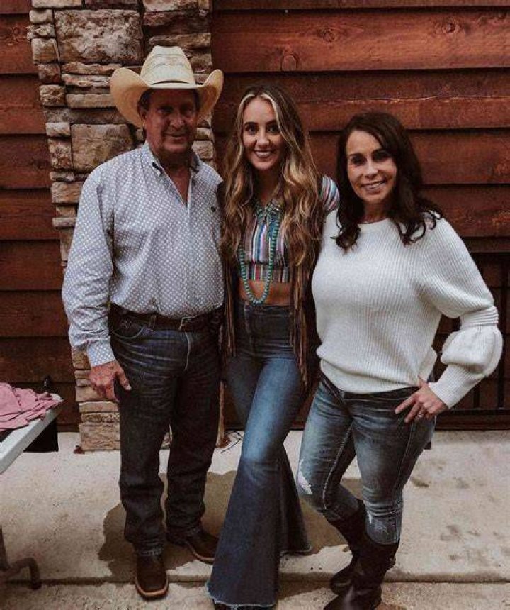 Lainey Wilson with her parents Brian Wilson and Michelle Wilson Stock