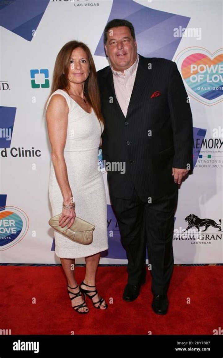 Laura Schirripa, Steve Schirripa at arrivals for Keep Memory Alive 19th
