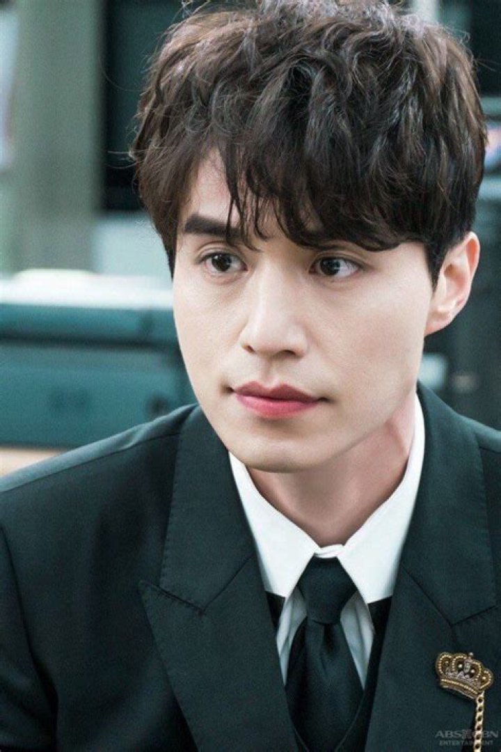 Lee Dongwook Wiki 2021 Net Worth, Height, Weight, Relationship & Full