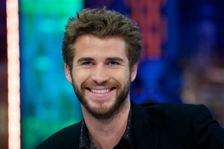 Liam Hemsworth Net Worth How Rich Is The Australian Actor Actually In