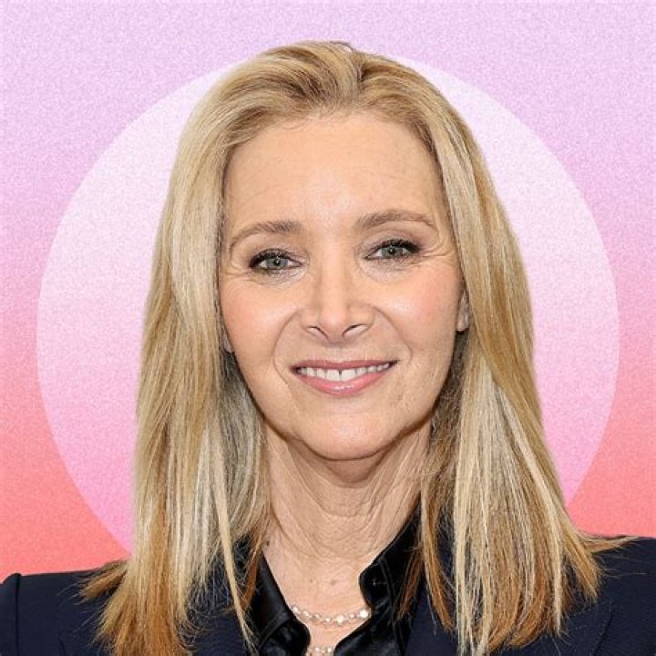 Lisa Kudrow Bio, Age, Nationality, Net Worth, Facts, Married