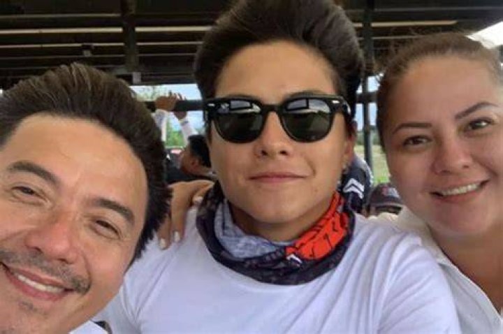 LOOK Daniel Padilla campaigns for dad Rommel in Nueva Ecija ABSCBN News