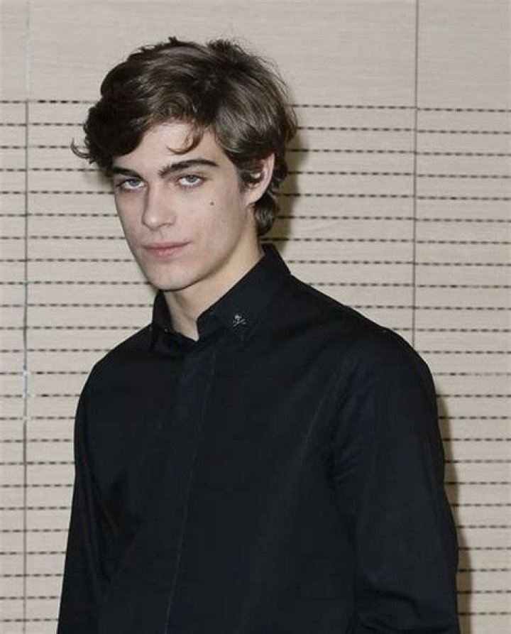 Lorenzo Zurzolo Good looking men, Baby netflix, Hot actors