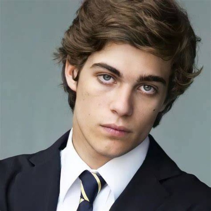 Lorenzo Zurzolo Guys and girls, Pretty men, Cute white boys