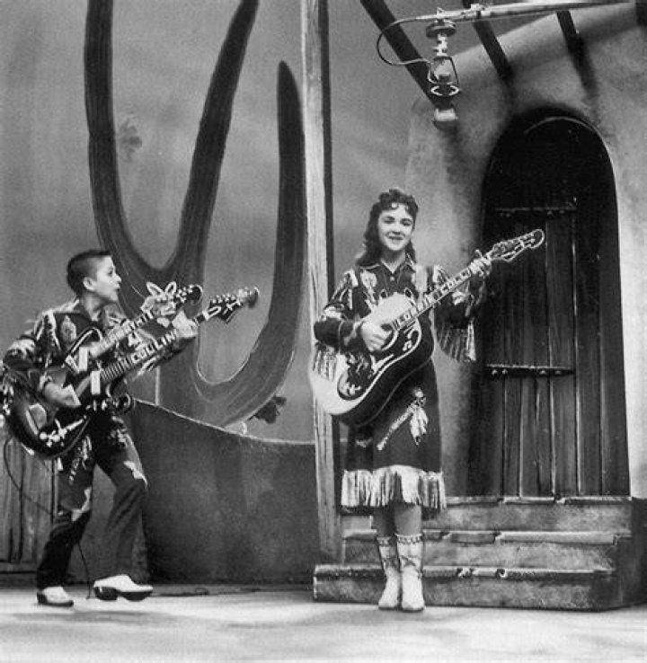 Lorrie Collins, Dynamic Rockabilly Singer, Is Dead at 76 The New York