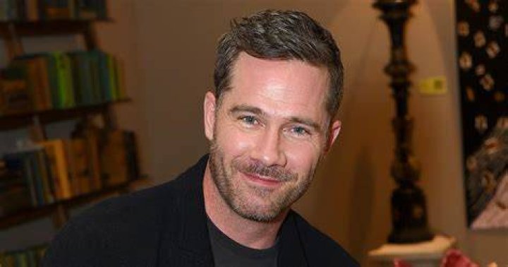 &lsquo;Brothers & Sisters&rsquo; Luke Macfarlane, on being gay! His relationship