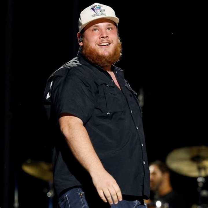 Luke Combs On ‘Growin’ Up’ After Country’s Unlikely Overnight