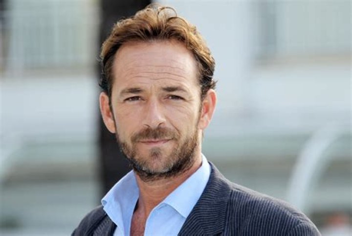 Luke Perry Dead at 52 After Massive Stroke Us Weekly
