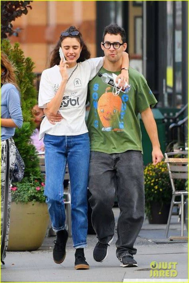 Margaret Qualley 2018 Boyfriend, tattoos, smoking & body measurements