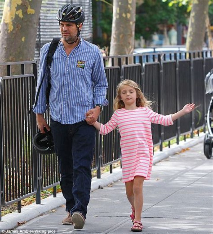 Mark Ruffalo walks his daughter Odette home from school handinhand