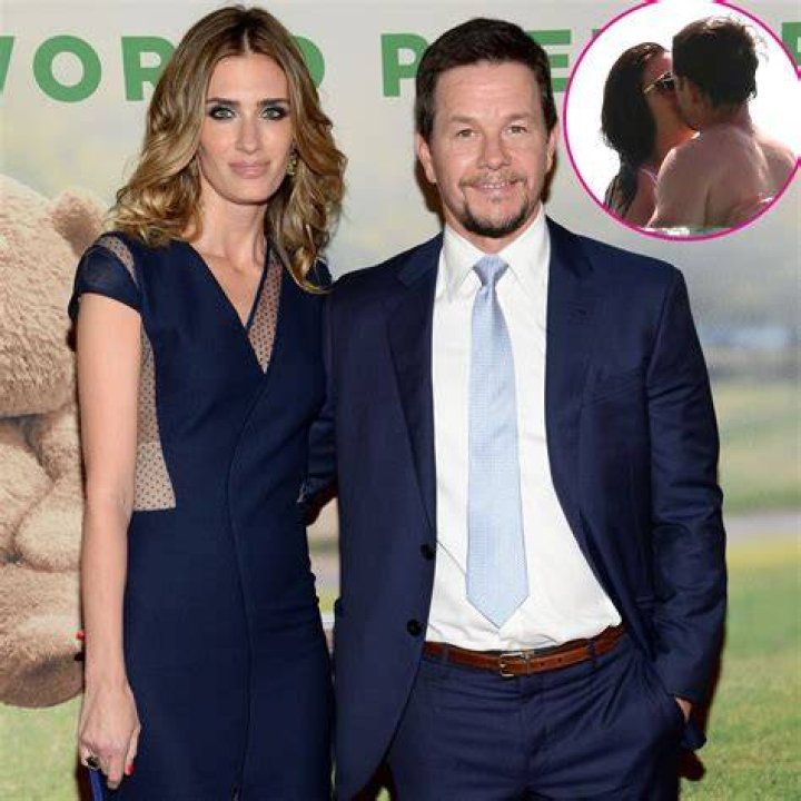 Mark Wahlberg and His Wife Heat Up The Holidays In Barbados