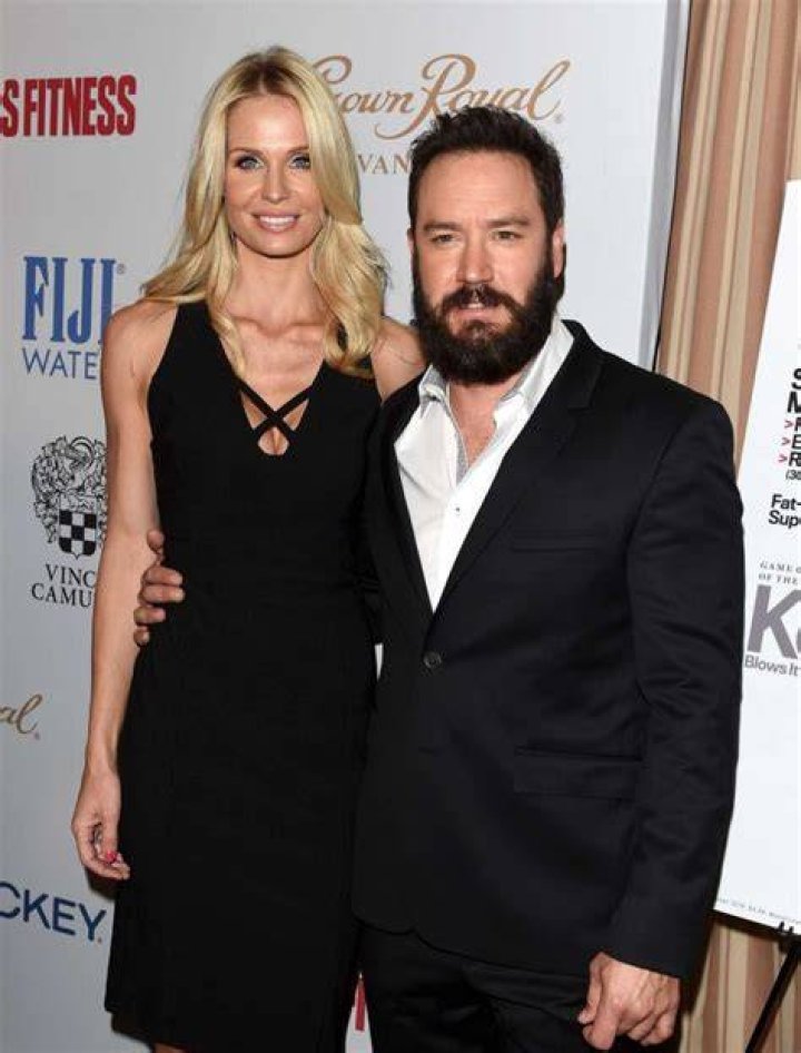 MarkPaul Gosselaar Health, Fitness, Height, Weight, Chest, Biceps and
