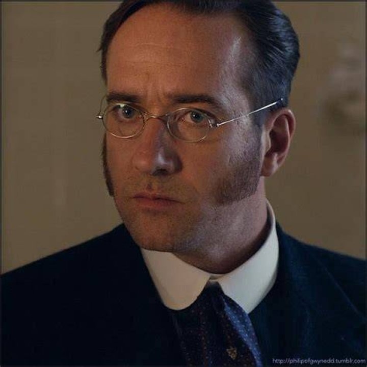 Matthew Macfadyen as Detective Reid on Ripper Street. Ripper street