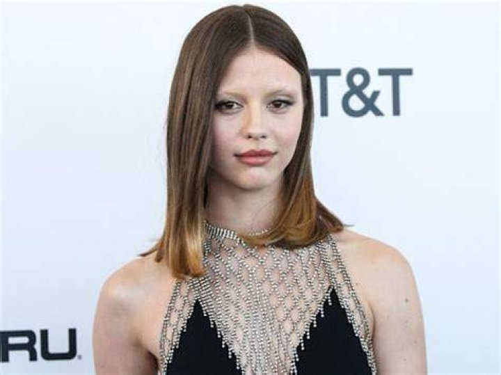 Mia Goth de su rol como actriz de la industria pornogr&aacute;fica a su