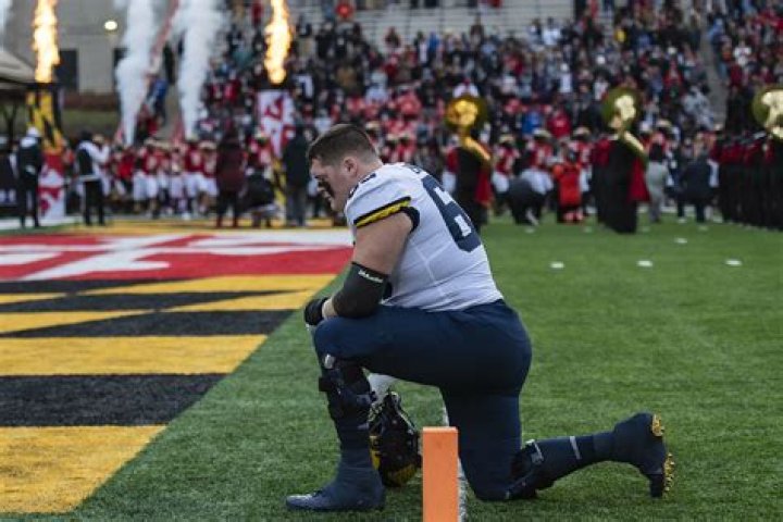 Michigan&rsquo;s Zak Zinter undergoes successful surgery on leg What his