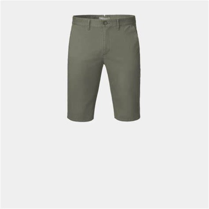 Nautical bermudas vs. acid green coats The hottest men&rsquo;s SS25 trends