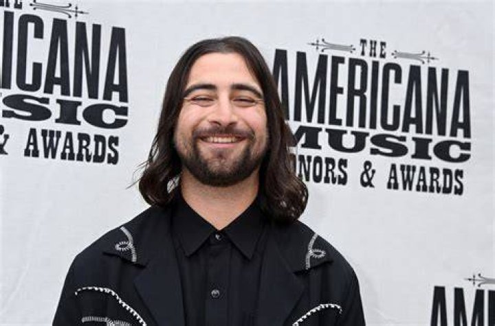 Noah Kahan Hits Get Olivia Rodrigo & Kacey Musgraves Streaming Bumps