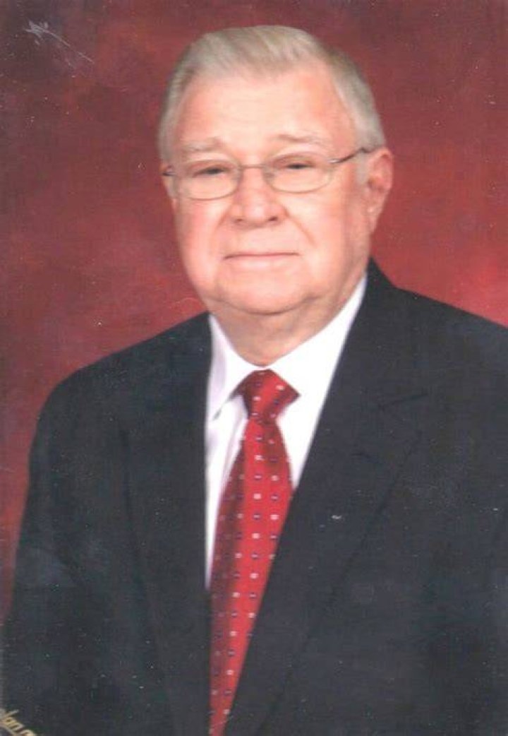 Obituary of Lawrence Martin Usrey Funeral Home located in Tallade...