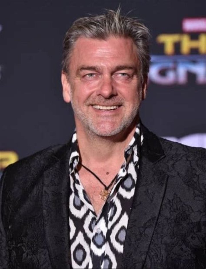 Ray Stevenson Height, Age, Death, Girlfriend, Wife, Family, Biography