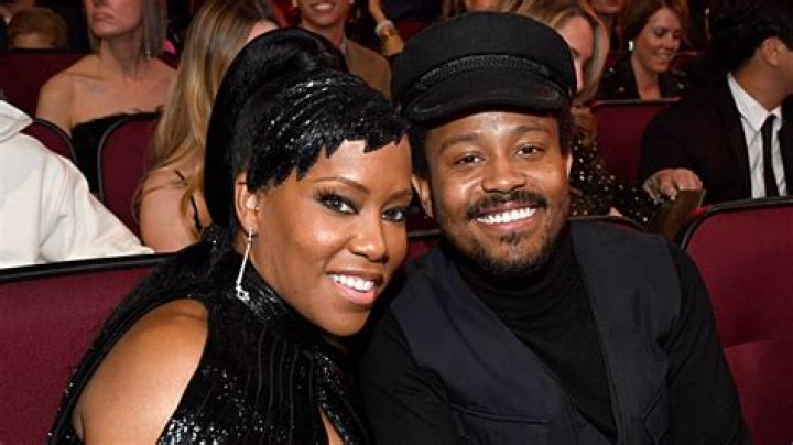 Regina King Talks Dating Life&mdash;Would She Date a Plumber? Watch! E! News