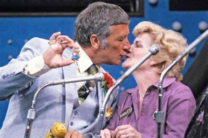 Richard Dawson, Kissing Host of &lsquo;Family Feud,&rsquo; Dies at 79 The New