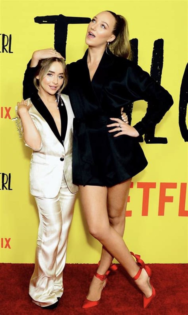 Sabrina Carpenter Height How Tall Is Sabrina Carpenter?