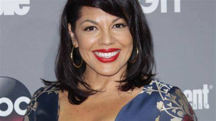 Sara Ramirez Calls Out ABC to Fix Biphobia in &lsquo;The Real O&rsquo;Neals