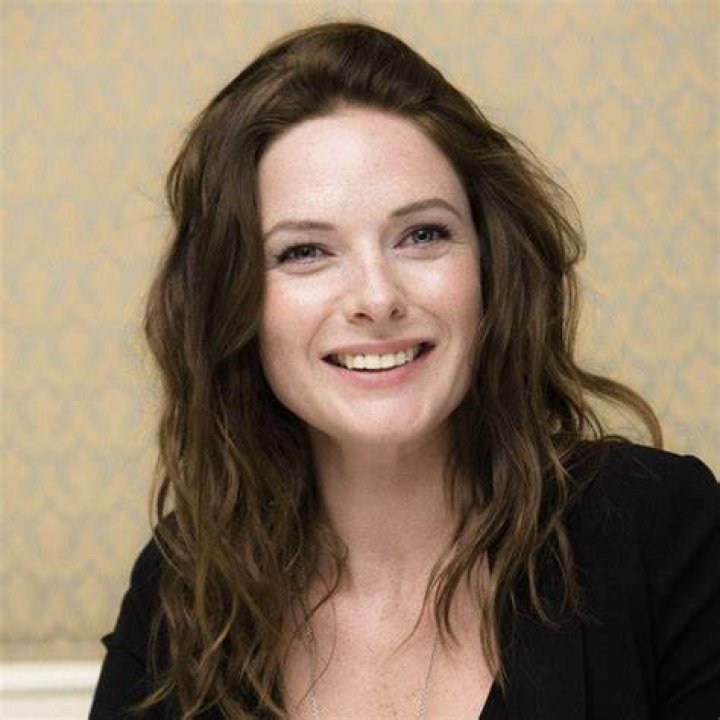 S&aring; hyllas Rebecca Ferguson i USA