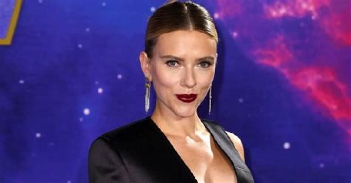 Scarlett Johansson Proves the ExposedBra Illusion Is the Next Red