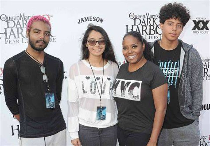 Shar Jackson and kids at Ratatouille premiere Moms & Babies