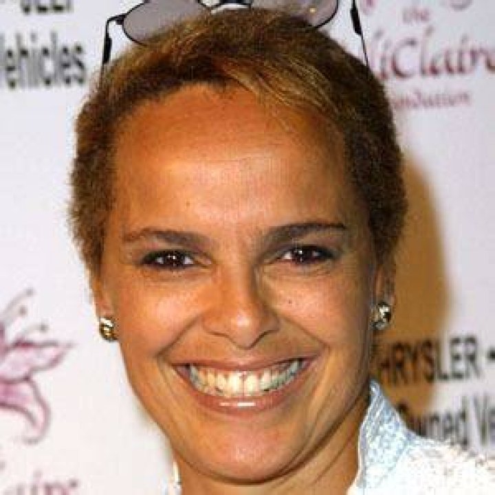 Shari Belafonte, Famous People Birthdays, Gh News, Animal Society