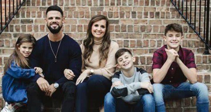 Steven Furtick Bio, Age, Wife, Net Worth, Tattoo, Nationality, and Church