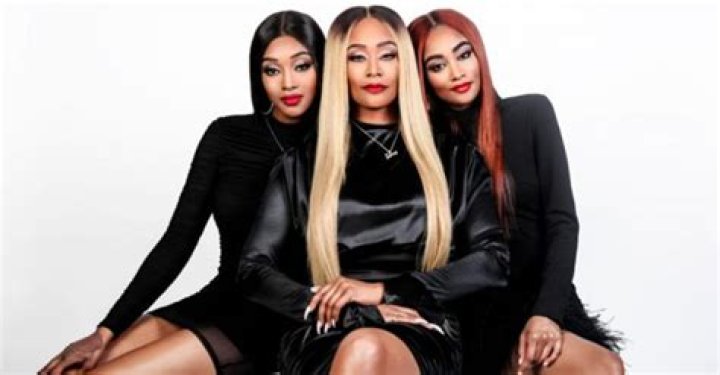 Tami Roman celebrates new shoe venture alongside daughters in style