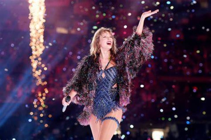 Taylor Swift Has a 10Minute Version of FanFavorite Song 'All Too Well'