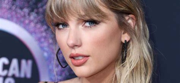 Taylor Swift Was Reportedly in 'High Spirits' at Her 21st Birthday Party