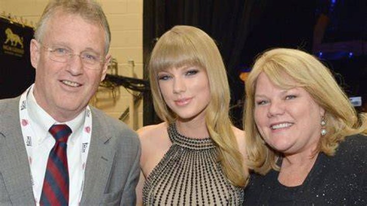 Taylor Swift&rsquo;s Parents Everything To Know About Her Mom & Dad