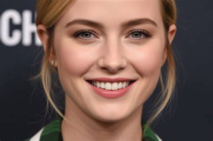 The Definitive Guide To Scarlett Johansson's Bras