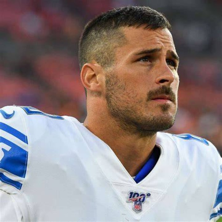 The Hottest NFL Players This Season Shape