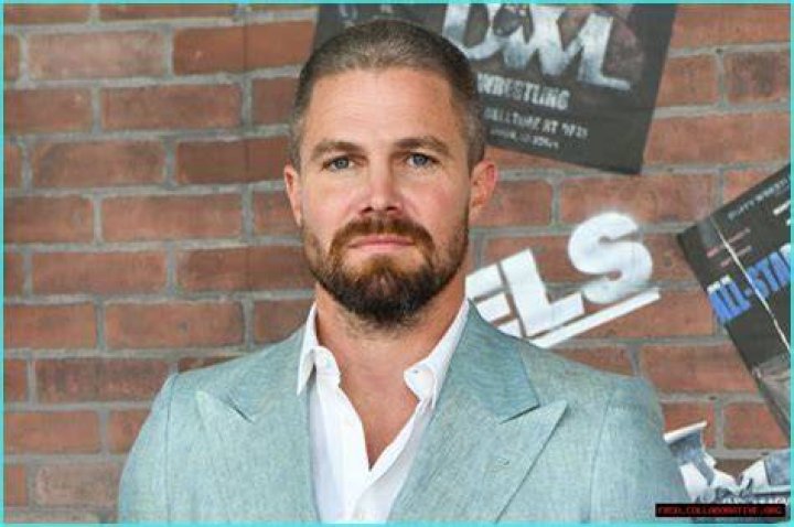 The Renowned Actor Stephen Amell: From Superhero To Hollywood Star