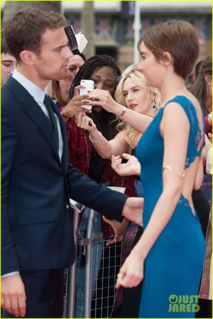 Theo James and Shailene Woodley dominated the Divergent red carpet