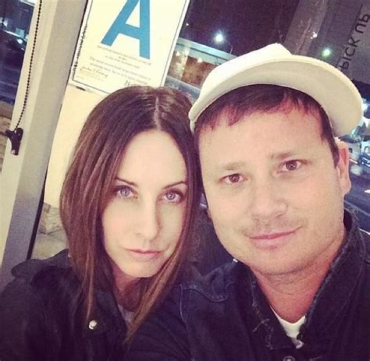 Tom DeLonge Ehefrau, Verm&ouml;gen, Gr&ouml;&szlig;e, Tattoo, Herkunft 2024 Taddlr