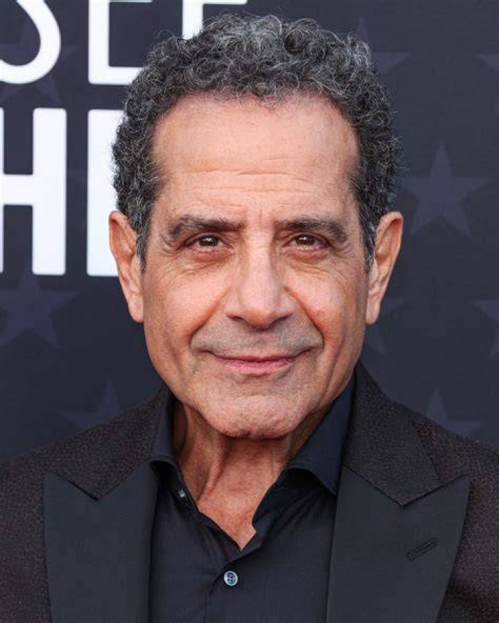 Tony Shalhoub Wiki 2021 Net Worth, Height, Weight, Relationship & Full