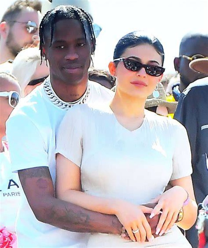 Travis Scott And Kylie Jenner Pregnancy Issues Girlfriend